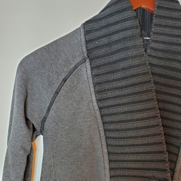 *SOLD* Lululemon Bliss Break Wrap Heathered black - Picture 5 of 10